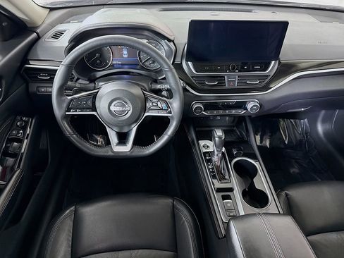 Certified 2023 Nissan Altima 2.0 SR FWD image 3