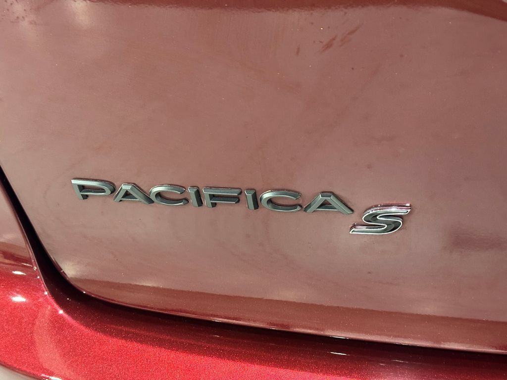 Used 2021 Chrysler Pacifica Touring w/ S Appearance Package FWD image 31