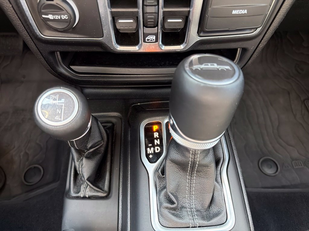 Used 2024 Jeep Gladiator Sport AWD/4WD image 24