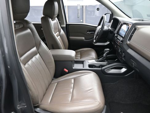 Certified 2022 Nissan Frontier SV image 15