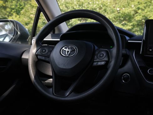 Used 2024 Toyota Corolla LE w/ LE Convenience Package FWD image 9
