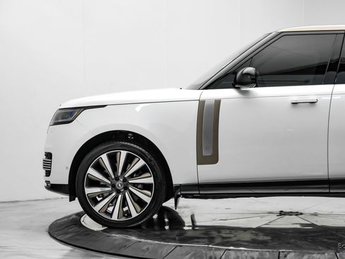 Used 2024 Land Rover Range Rover SV AWD/4WD image 8