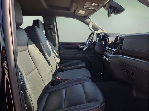 Used 2025 GMC Sierra 1500 SLT AWD/4WD image 12