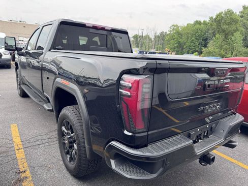 Used 2025 GMC Sierra 3500 AT4 w/ AT4 Premium Plus Package AWD/4WD image 6