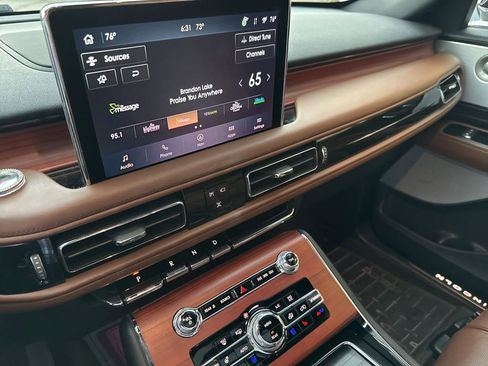 Certified 2024 Lincoln Aviator Reserve w/ Equipment Group 201A AWD/4WD image 15