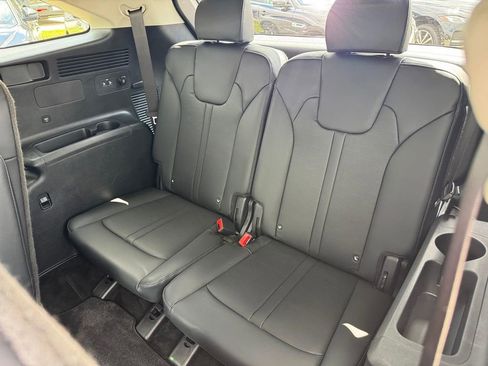 Used 2025 Kia Sorento EX w/ EX Panoramic Sunroof Package image 10