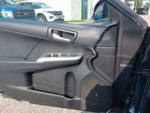 Used 2012 Toyota Camry SE FWD image 24