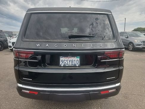 Used 2022 Jeep Wagoneer Series II w/ Premium Group I AWD/4WD image 12
