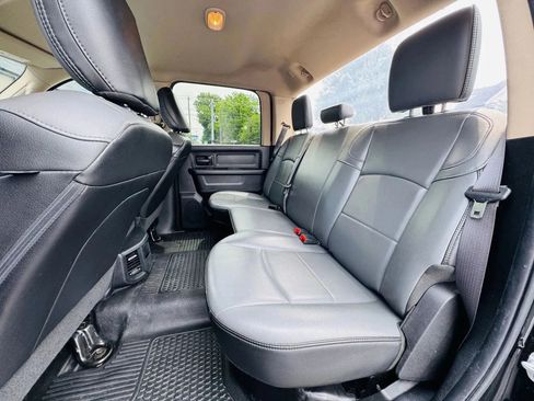 Used 2020 RAM 2500 Tradesman w/ Chrome Appearance Group image 17