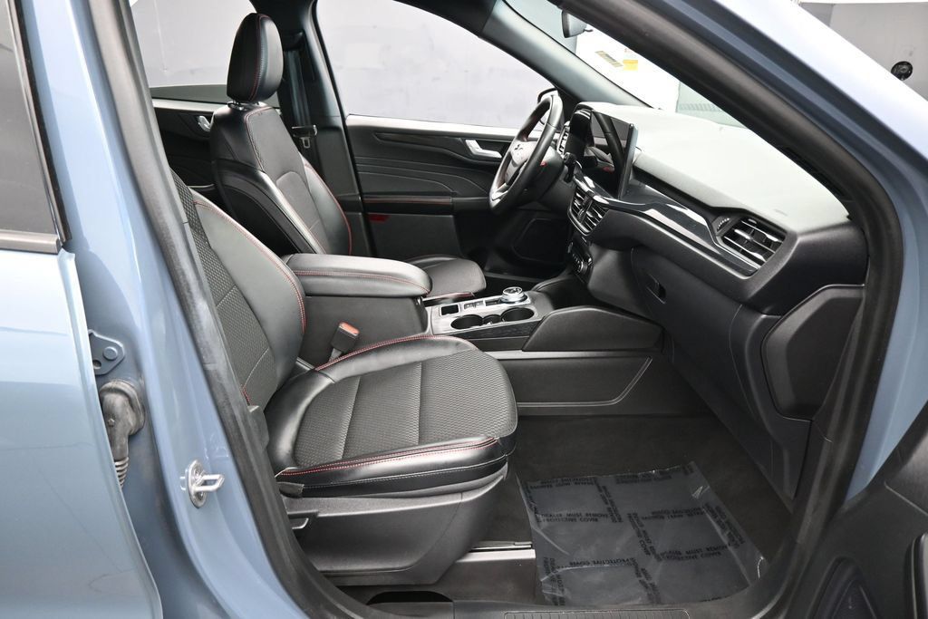 Used 2024 Ford Escape ST-Line w/ Tech Pack #1 FWD image 39