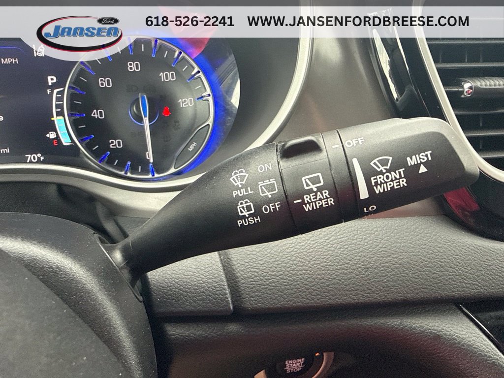 Used 2025 Chrysler Pacifica Select FWD image 18