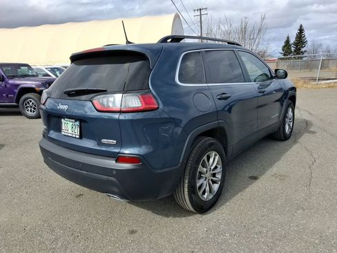 Certified 2022 Jeep Cherokee Latitude Lux w/ Mopar Interior Package AWD/4WD image 8
