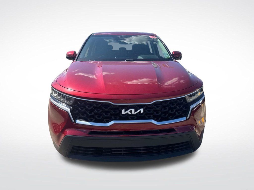 Used 2022 Kia Sorento LX FWD image 2