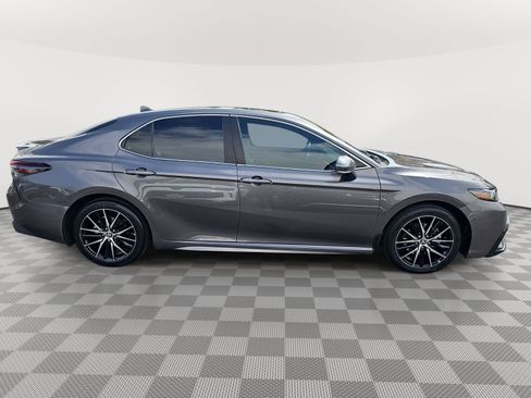Used 2023 Toyota Camry SE w/ Convenience Package FWD image 4