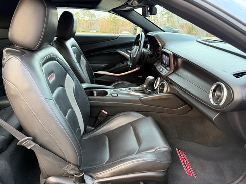 Used 2020 Chevrolet Camaro SS image 34