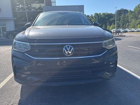 Used 2023 Volkswagen Tiguan SE R-Line FWD image 2