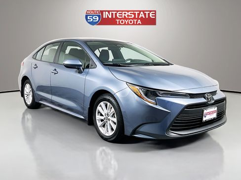Certified 2025 Toyota Corolla LE w/ LE Premium Package FWD image 1