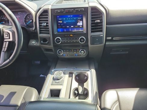 Used 2021 Ford Expedition XLT image 5