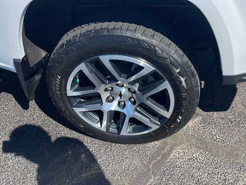 Used 2024 Chevrolet Colorado Z71 w/ Z71 Convenience Package 2 image 34