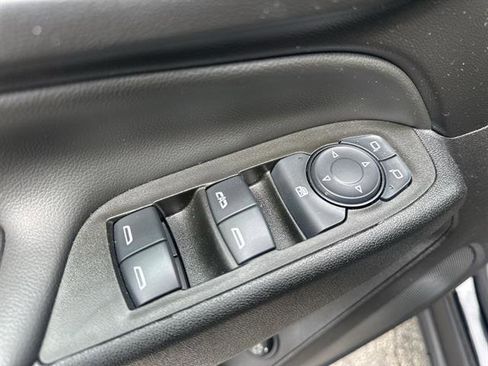 Certified 2024 Chevrolet Equinox LT w/ LPO, Floor Liner Package AWD/4WD image 38