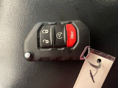 Used 2021 Jeep Wrangler Unlimited Rubicon w/ LED Lighting Group AWD/4WD image 18