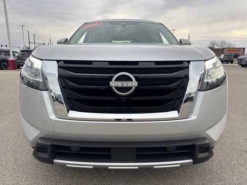 Used 2024 Nissan Pathfinder SL w/ SL Premium Package image 10