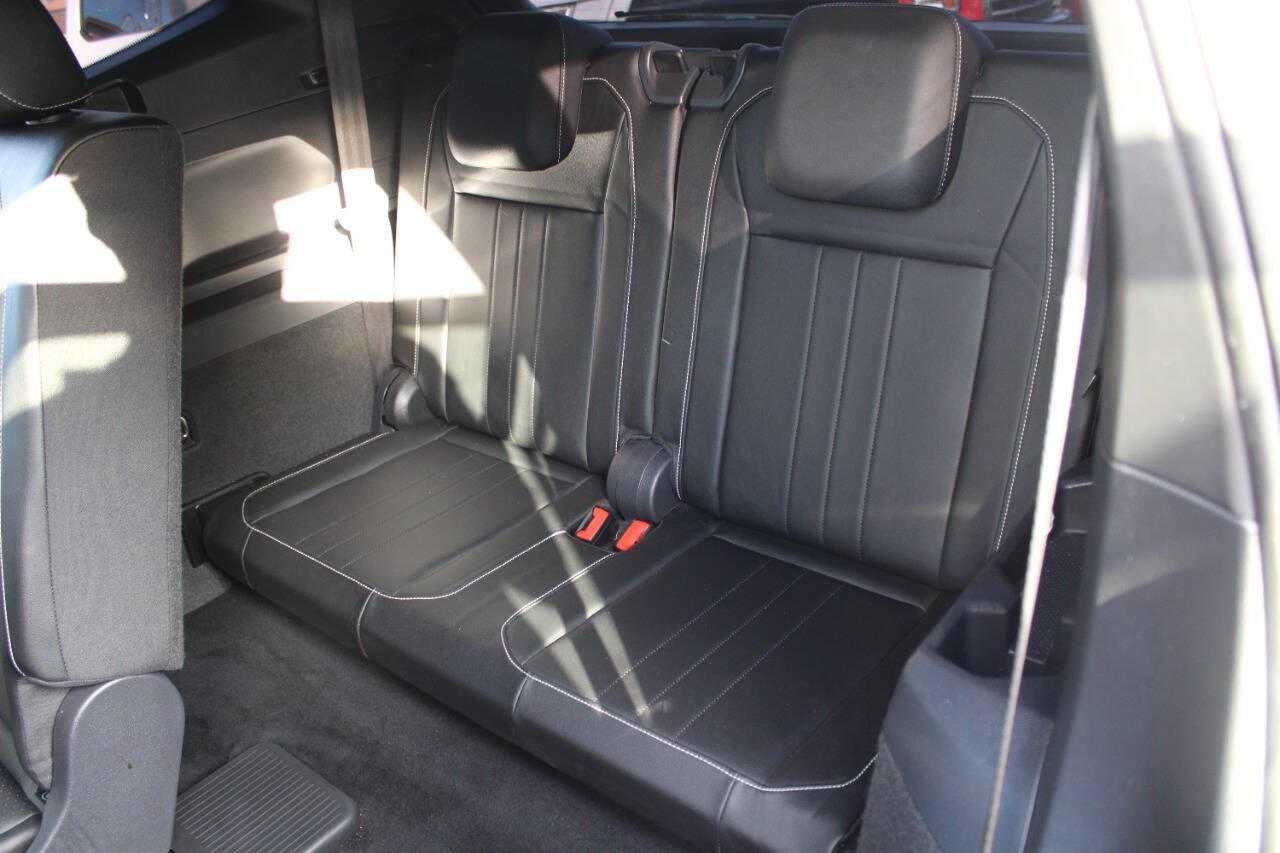 Used 2023 Volkswagen Tiguan SE R-Line FWD image 14