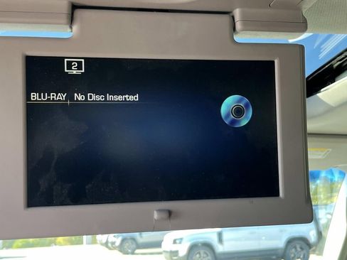 Used 2016 Cadillac Escalade Premium image 18