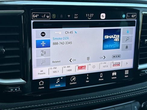Used 2024 Chrysler Pacifica Limited FWD image 18