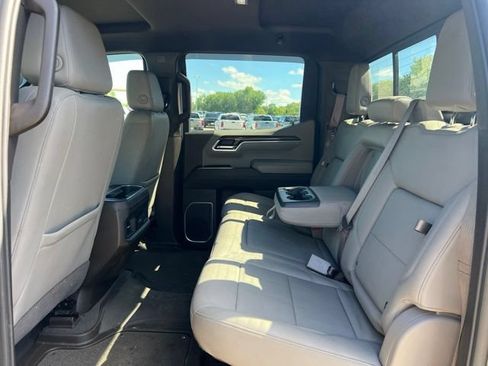 Used 2023 Chevrolet Silverado 1500 LT Trail Boss w/ LT Trail Boss Premium Package AWD/4WD image 16