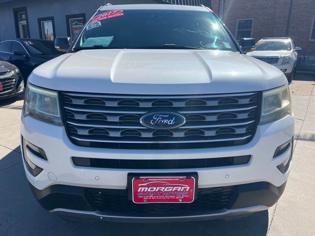 Used 2017 Ford Explorer XLT w/ Equipment Group 202A AWD/4WD image 2