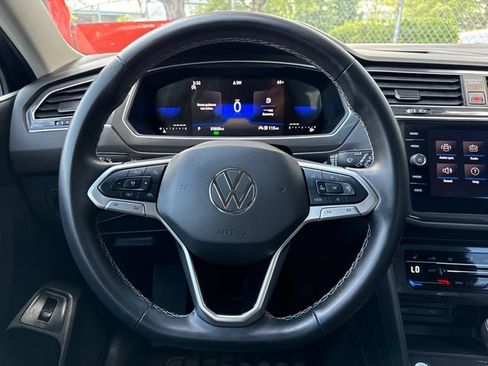 Used 2024 Volkswagen Tiguan SE FWD image 19