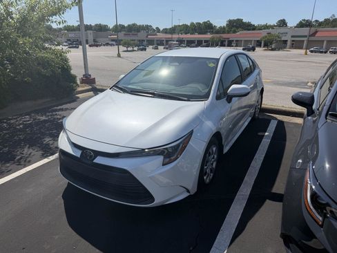 Used 2026 Toyota Corolla LE FWD image 18