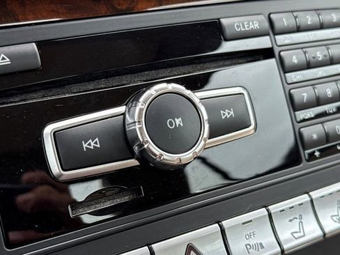 Used 2015 Mercedes-Benz SL 63 AMG image 31