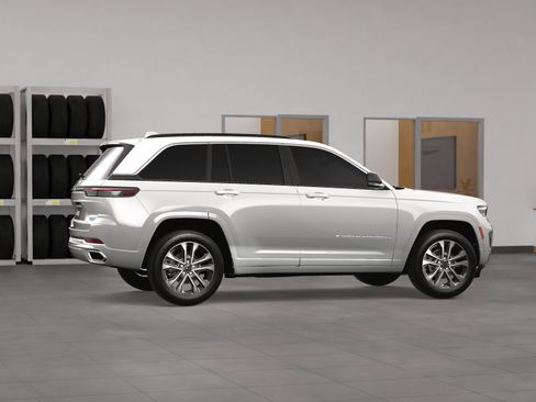 New 2024 Jeep Grand Cherokee Overland w/ Trailer Tow Package image 6