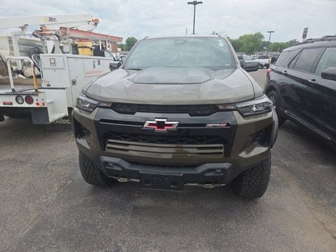 Used 2024 Chevrolet Colorado ZR2 w/ Safety Package AWD/4WD image 2
