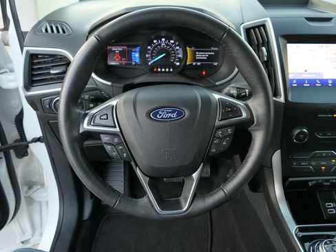 Used 2020 Ford Edge SEL w/ Convenience Package image 16