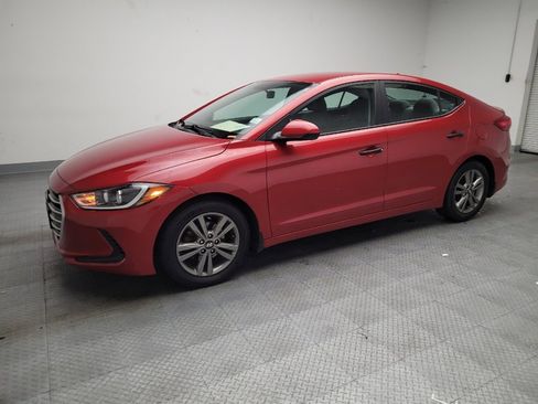 Used 2017 Hyundai Elantra SE image 2