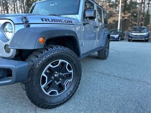 Used 2016 Jeep Wrangler Unlimited Rubicon image 25