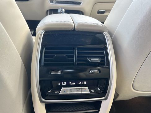 Used 2019 BMW X7 xDrive50i w/ Dynamic Handling Package image 40