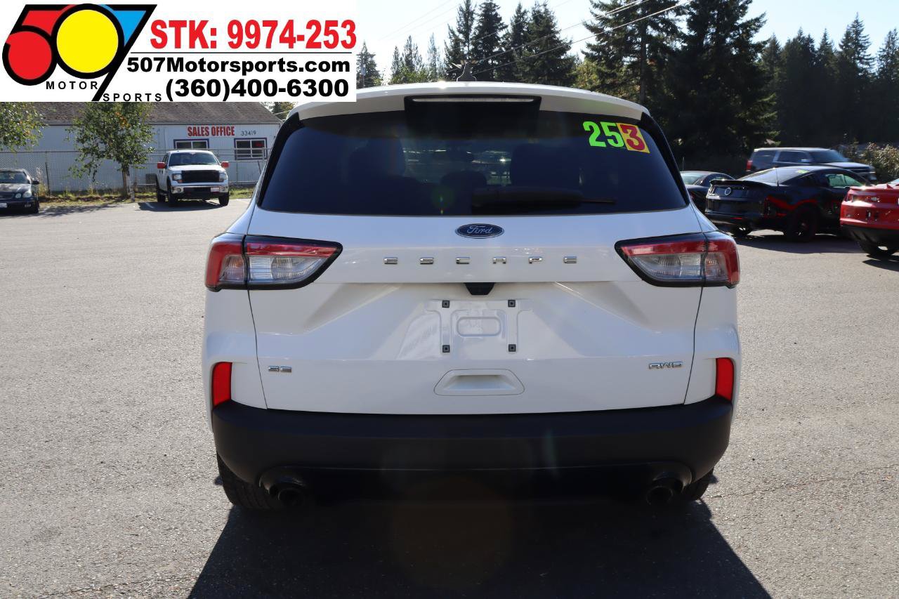 Used 2021 Ford Escape SE w/ SE Sport Appearance Package AWD/4WD image 6