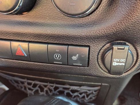 Used 2017 Jeep Wrangler Unlimited Sahara w/ Dual Top Group AWD/4WD image 23