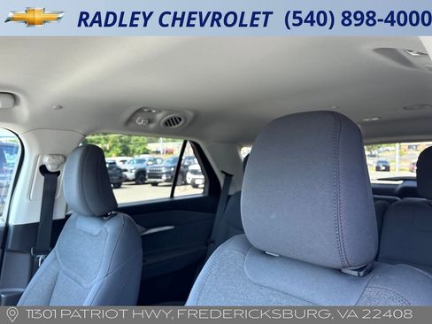 Used 2025 Ford Explorer Active AWD/4WD image 2