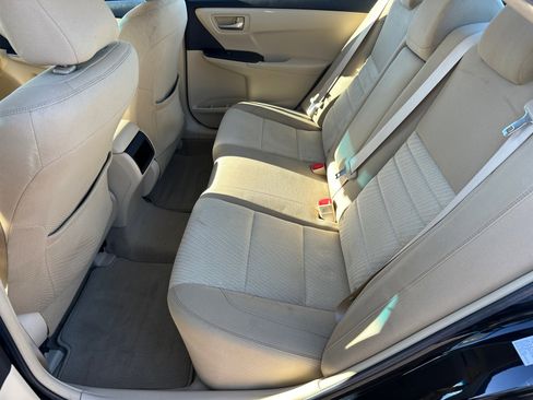 Used 2017 Toyota Camry SE image 20