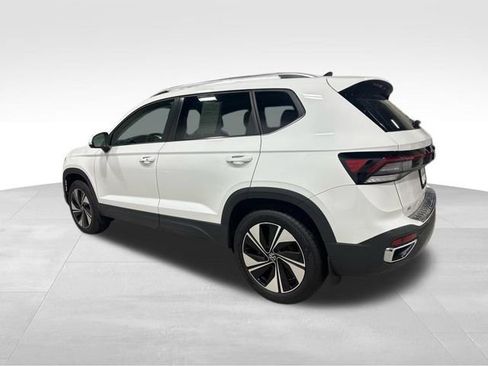 New 2025 Volkswagen Taos SE image 7