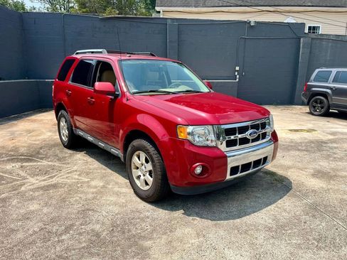 Used 2011 Ford Escape Limited FWD image 1