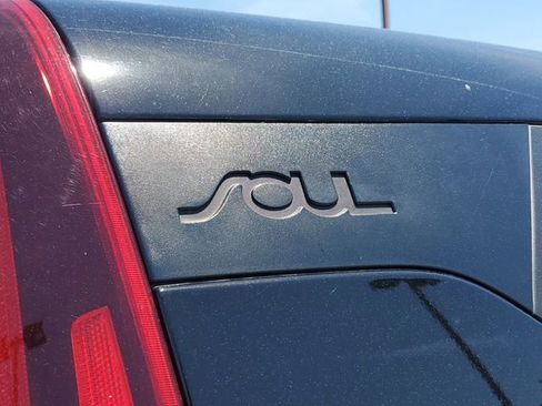 Used 2021 Kia Soul S FWD image 7