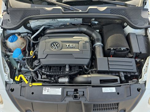 Used 2015 Volkswagen Beetle 1.8T Classic FWD image 26