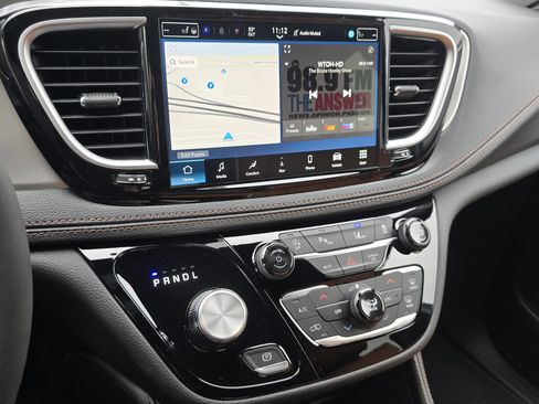 New 2026 Chrysler Pacifica Pinnacle w/ Trailer Tow Group image 33