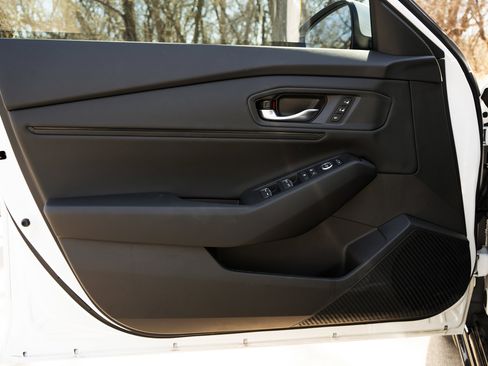 Used 2025 Honda Accord EX-L image 38